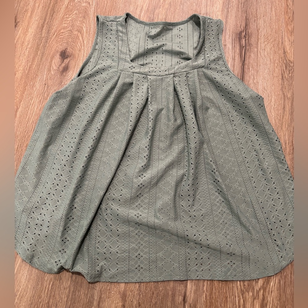1XL women’s top